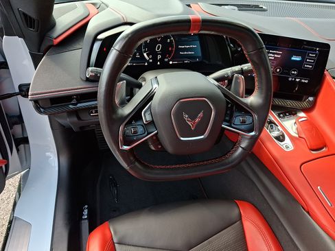 Used 2022 Chevrolet Corvette Stingray Preferred Conv w/ Battery Protection Package RWD image 11