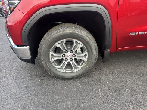 New 2026 GMC Sierra 1500 SLT image 11