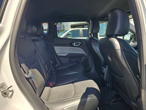 Certified 2025 Jeep Compass Limited AWD/4WD image 13