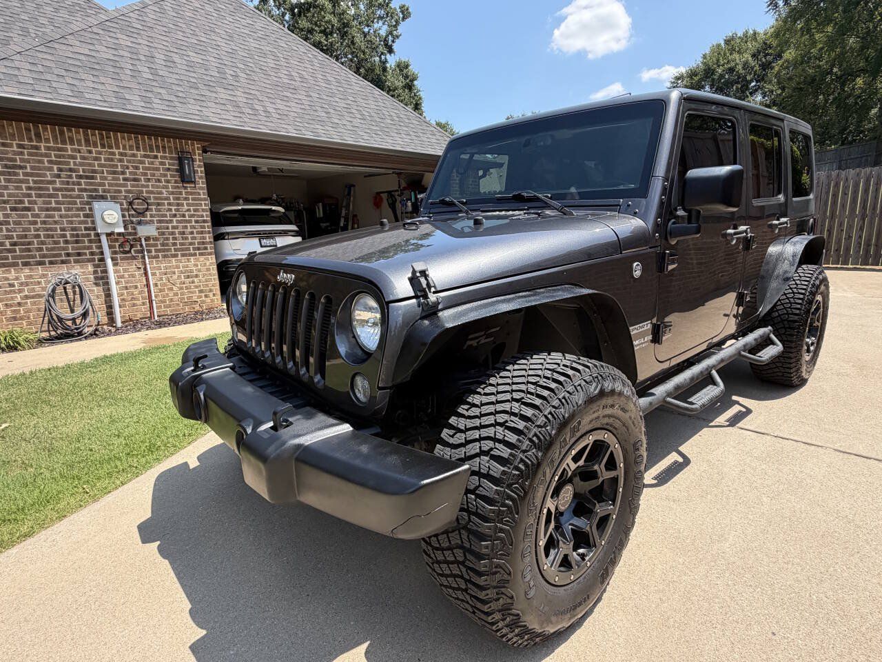 Used 2017 Jeep Wrangler Unlimited Sport w/ Quick Order Package 24S AWD/4WD image 4