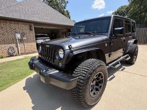 Used 2017 Jeep Wrangler Unlimited Sport w/ Quick Order Package 24S AWD/4WD image 4
