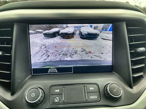 Used 2023 GMC Acadia SLE w/ Driver Convenience Package image 24