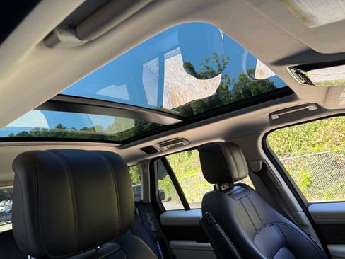 Used 2018 Land Rover Range Rover HSE image 31