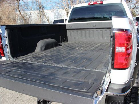 Used 2019 Chevrolet Silverado 2500 LT image 14