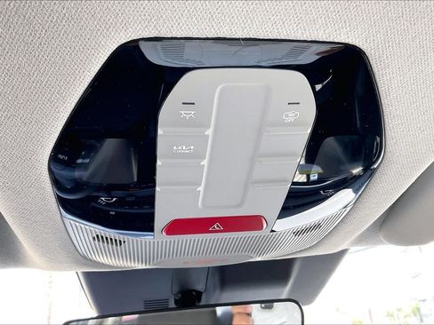 Used 2025 Kia K4 FWD image 31