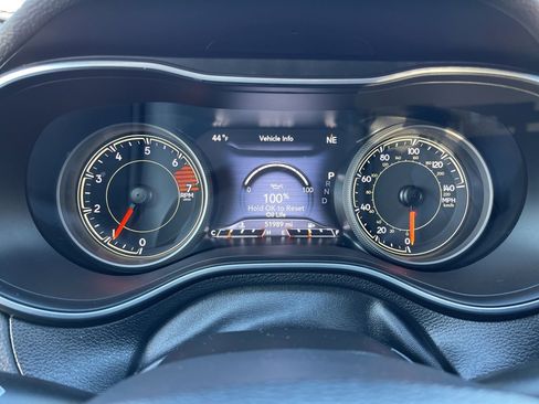 Used 2023 Jeep Cherokee Altitude Lux image 9