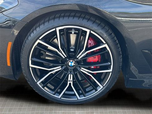 Used 2023 BMW M550i xDrive w/ Dynamic Handling Package image 45