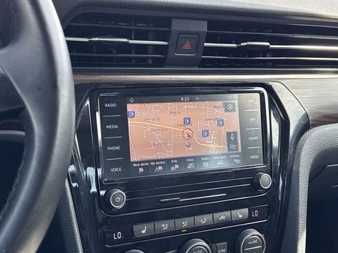 Used 2020 Volkswagen Passat 2.0T SEL FWD image 22