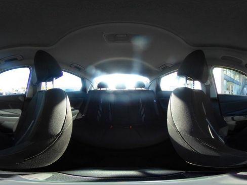 Used 2025 Hyundai Elantra SEL image 40