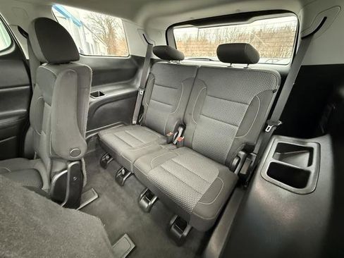 Used 2022 GMC Acadia SLE w/ Driver Convenience Package image 25