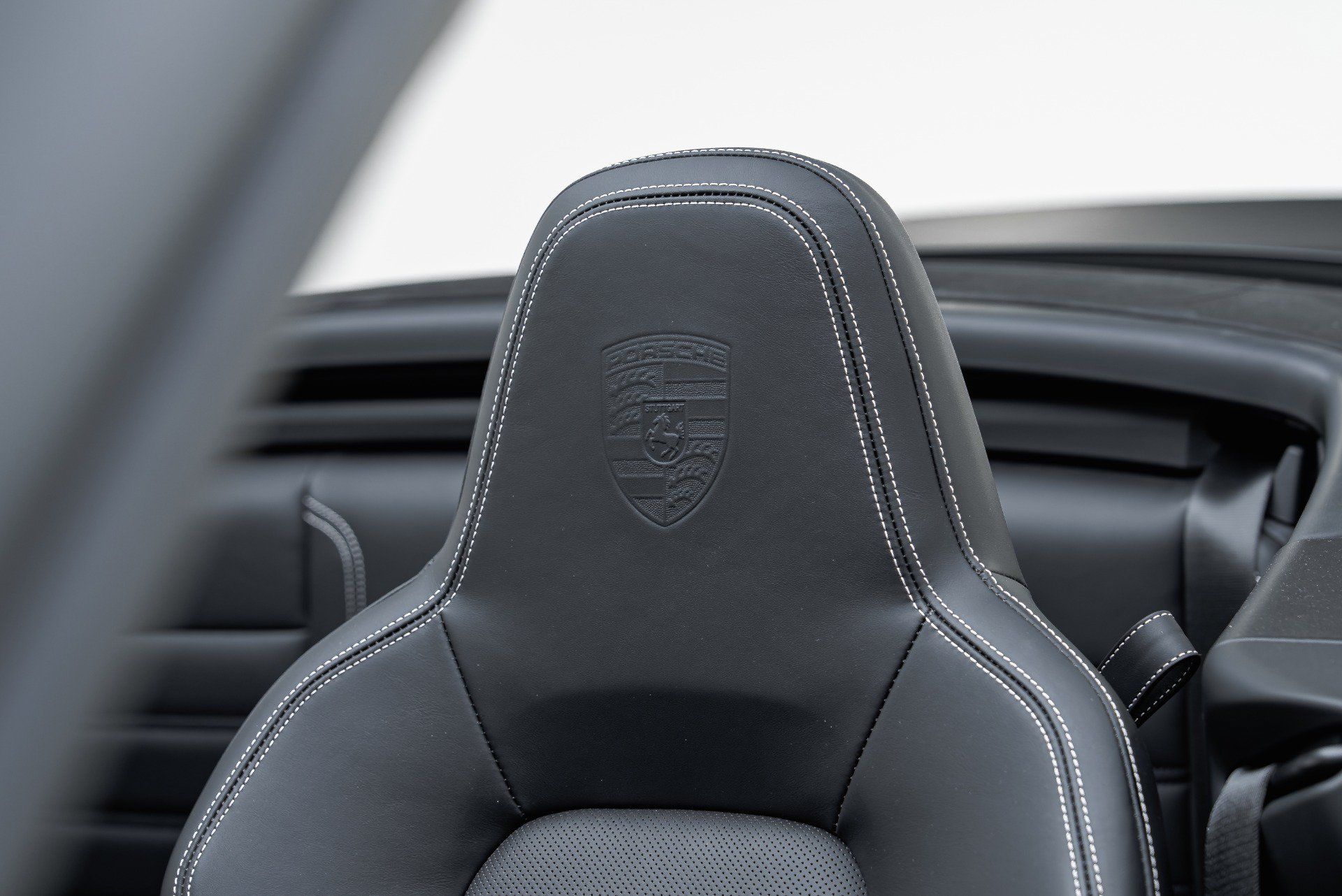 Used 2022 Porsche 911 Turbo S AWD/4WD image 40
