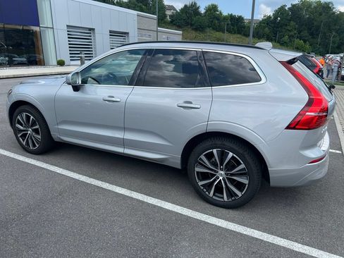 Used 2022 Volvo XC60 B5 Momentum w/ Climate Package AWD/4WD image 12
