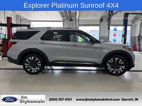 Used 2026 Ford Explorer Platinum w/ LUX Leather Package AWD/4WD image 13