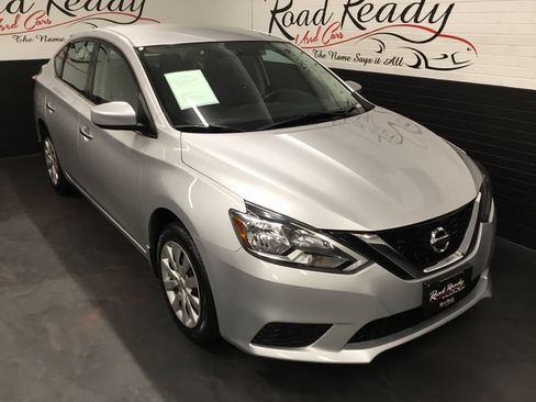 Used 2016 Nissan Sentra SV FWD image 2