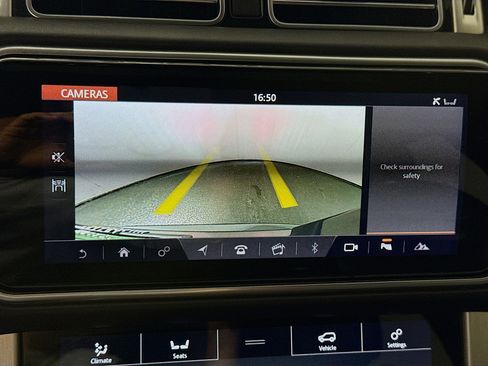 Used 2019 Land Rover Range Rover HSE image 19