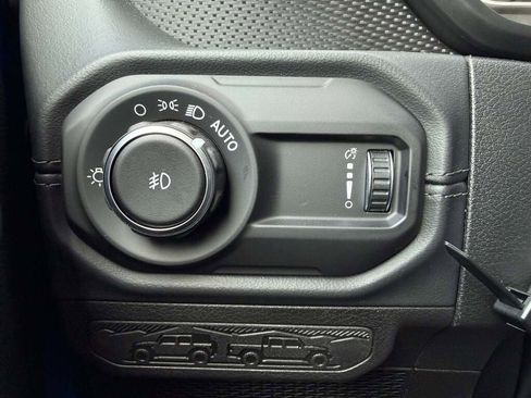 New 2025 Jeep Wrangler Unlimited Rubicon image 29