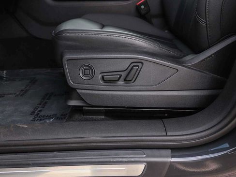 Used 2025 Audi Q5 Premium Plus w/ Premium Plus AWD/4WD image 25