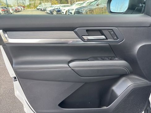 Used 2025 GMC Terrain Elevation AWD/4WD image 39