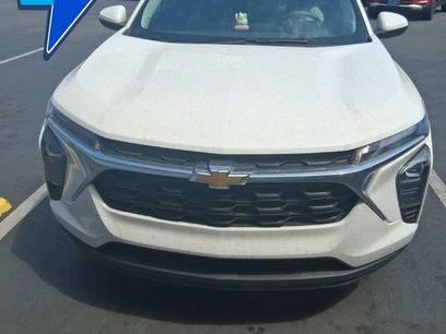 Used 2025 Chevrolet Trax LS w/ LS Convenience Package