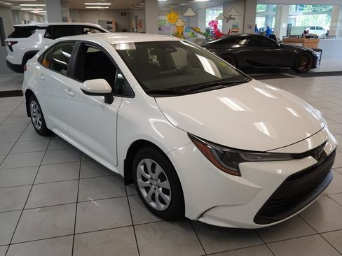 Used 2024 Toyota Corolla LE FWD image 14