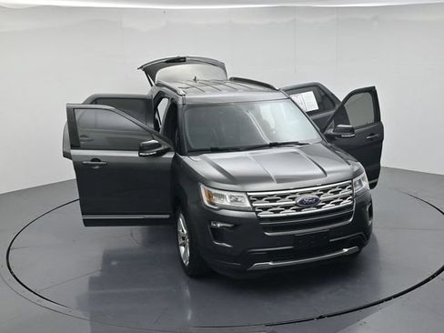 Used 2018 Ford Explorer XLT w/ Equipment Group 202A FWD image 53