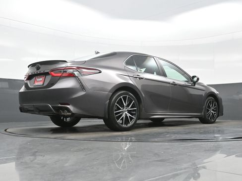 Used 2023 Toyota Camry SE FWD image 31