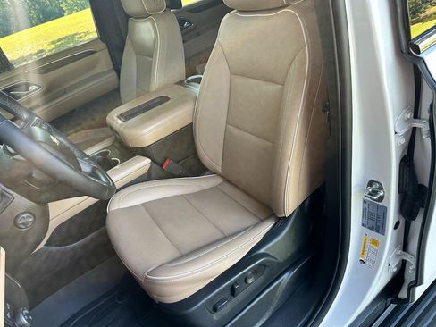 Used 2023 Chevrolet Tahoe Premier w/ Premium Package 2 RWD image 14