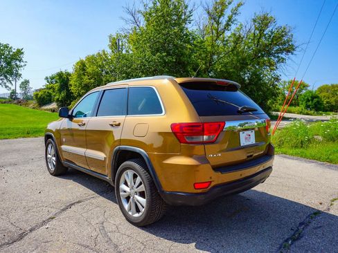 Used 2011 Jeep Grand Cherokee 70th Anniversary AWD/4WD image 7
