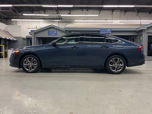 Used 2024 Honda Accord EX-L image 4