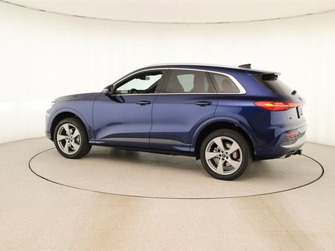 Certified 2025 Audi Q5 Prestige image 3