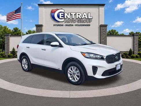 Used 2019 Kia Sorento AWD V6 image 1