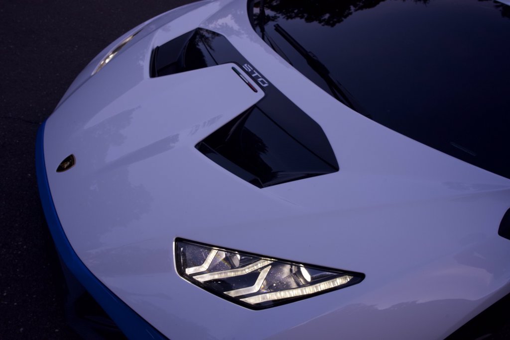 Used 2022 Lamborghini Huracan STO RWD image 24