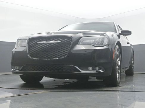 Used 2017 Chrysler 300 S w/ 300S Premium Group AWD/4WD image 44