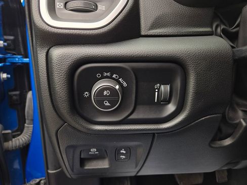 Used 2025 RAM 1500 Big Horn AWD/4WD image 13