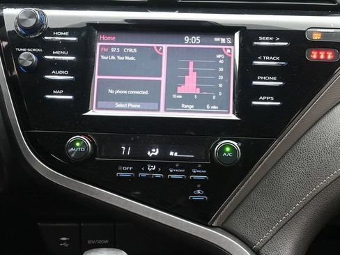 Used 2019 Toyota Camry SE FWD image 20