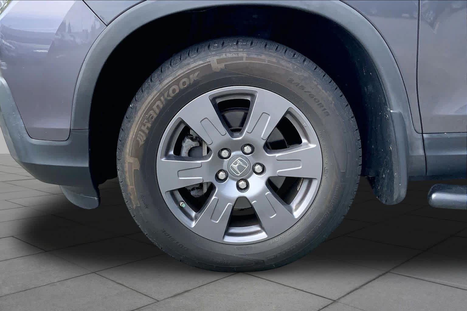Used 2020 Honda Ridgeline RTL-E image 11
