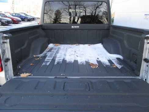 Used 2023 Jeep Gladiator Overland image 9