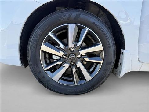 Used 2025 Nissan Versa S w/ S Plus Package image 22