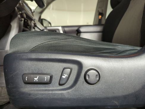 Used 2015 Toyota 4Runner SR5 image 25