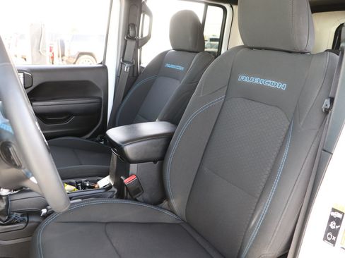 Used 2023 Jeep Wrangler Unlimited Rubicon 4xe w/ Cold Weather Group AWD/4WD image 15