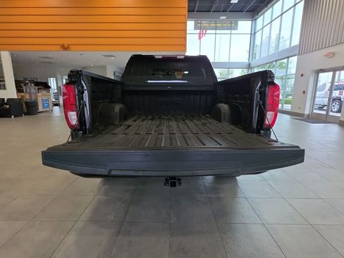 Used 2021 GMC Sierra 1500 4x4 Crew Cab w/ Sierra Value Package image 10
