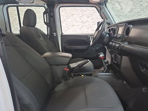 Used 2021 Jeep Gladiator Sport image 13
