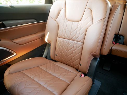Certified 2025 Kia Telluride SX Prestige X-Line AWD/4WD image 12
