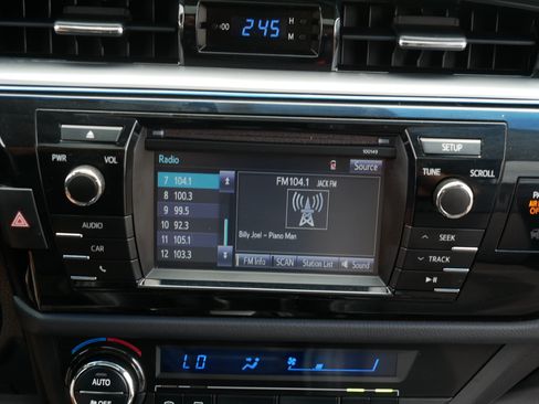 Used 2015 Toyota Corolla S FWD image 27