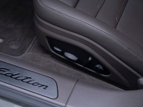 Certified 2023 Porsche Panamera 4 Platinum Edition image 15