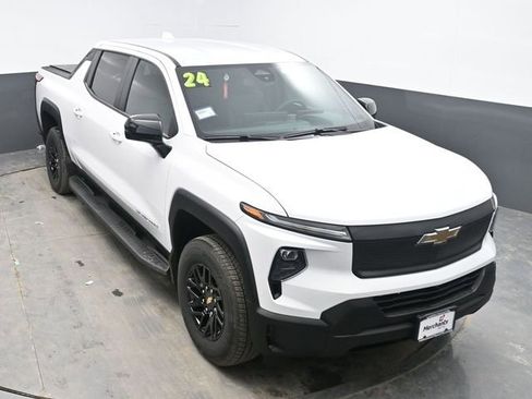 Used 2024 Chevrolet Silverado EV W/T image 18