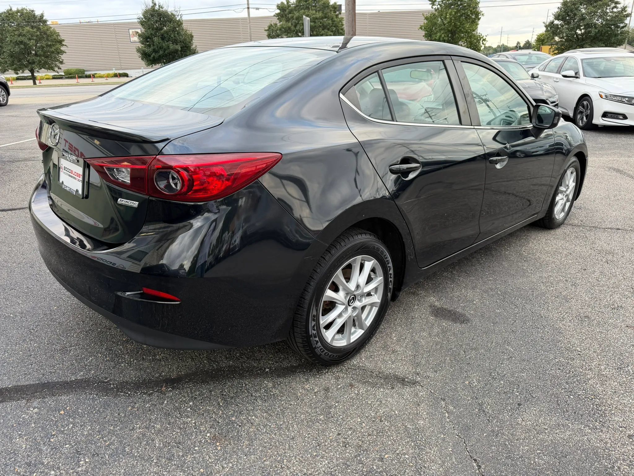 Used 2014 MAZDA MAZDA3 i Touring w/ Moonroof Package 1 FWD image 7