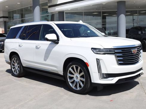 Used 2021 Cadillac Escalade Premium Luxury Platinum w/ Heavy-Duty Trailer Package AWD/4WD image 8