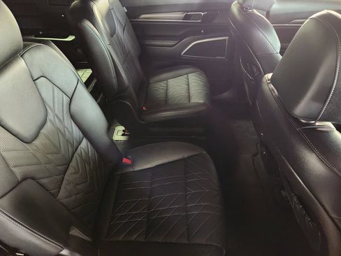 Used 2024 Kia Telluride EX X-Line AWD/4WD image 39