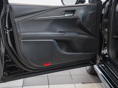 Used 2025 Toyota Camry SE FWD image 36